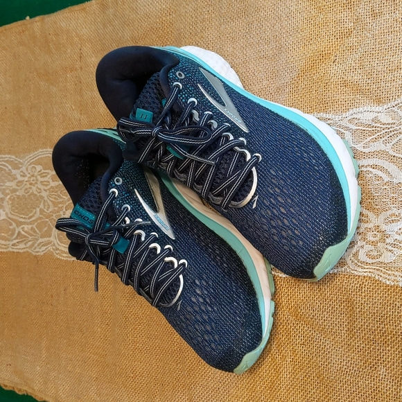 Brooks Shoes - Brooks Ghost 11 Women's Running Shoes Sz 8, Blue/White, Good Condition, No Box